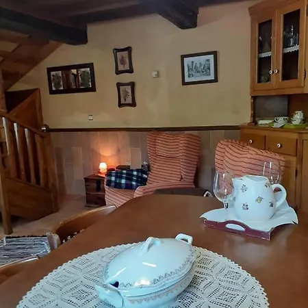 شاليه La Casina De Santulaya Adrales