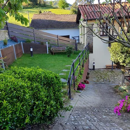 La Casina De Santulaya شاليه Adrales