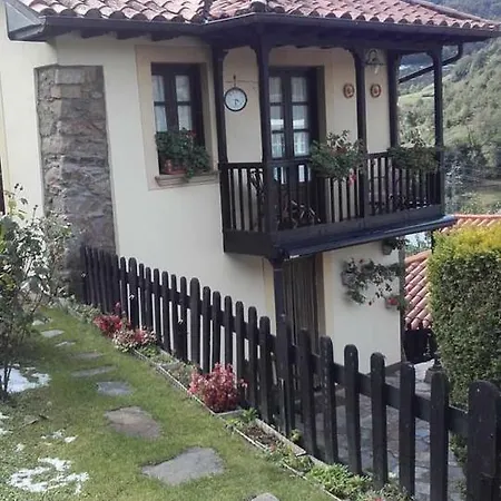 شاليه La Casina De Santulaya *